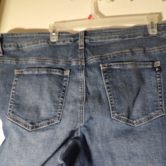 M Jeans By Maurices Mid Fit Destructed Hems Skinny Jeans Sz 16W Reg - Picture 5 of 6